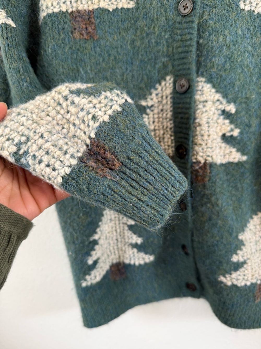 Coldwater Creek Evergreen Cardigan Sweater Jacquard Tree Motif Size L Like New - Picture 4 of 6
